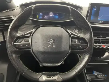 Photo 48 Peugeot 2008  PureTech 130 S&S BVM6