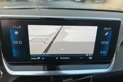 Photo 23 Peugeot 2008  PureTech 130 S&S BVM6