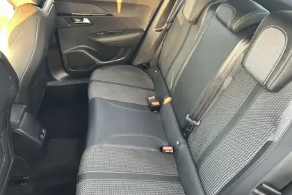 Photo 10 Peugeot 2008  PureTech 130 S&S BVM6