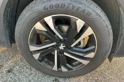 Photo 13 Peugeot 2008  PureTech 130 S&S BVM6