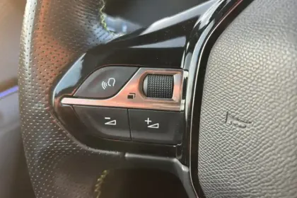 Photo 18 Peugeot 2008  PureTech 130 S&S BVM6