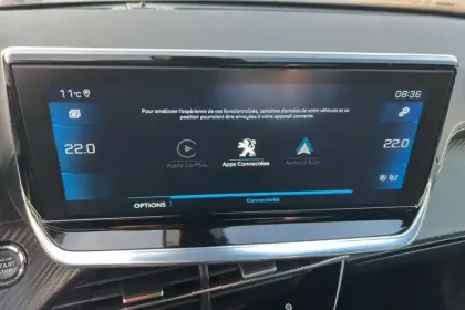 Photo 21 Peugeot 2008  PureTech 130 S&S BVM6