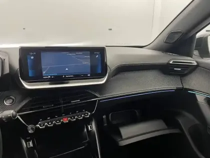 Photo 52 Peugeot 2008  PureTech 130 S&S BVM6