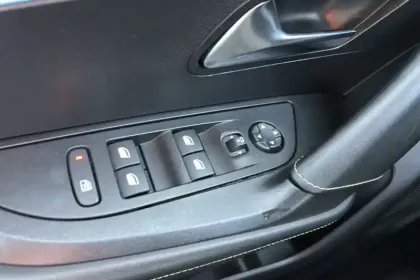 Photo 20 Peugeot 2008  PureTech 130 S&S BVM6