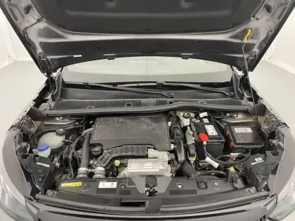 Photo 46 Peugeot 2008  PureTech 130 S&S BVM6