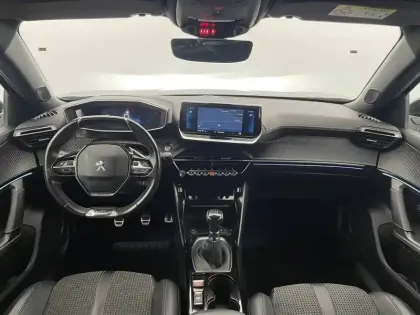 Photo 50 Peugeot 2008  PureTech 130 S&S BVM6