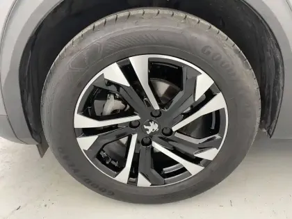 Photo 42 Peugeot 2008  PureTech 130 S&S BVM6