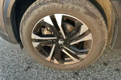 Photo 12 Peugeot 2008  PureTech 130 S&S BVM6