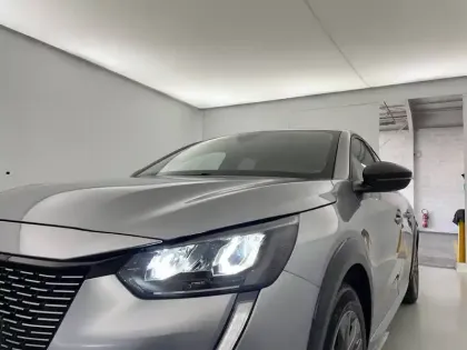 Photo 29 Peugeot 208  Electrique 50 kWh 136ch