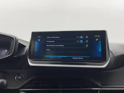 Photo 19 Peugeot 208  Electrique 50 kWh 136ch