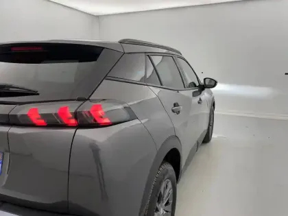 Photo 30 Peugeot 2008  PureTech 100 S&S BVM6