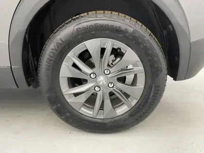 Photo 15 Peugeot 2008  PureTech 100 S&S BVM6