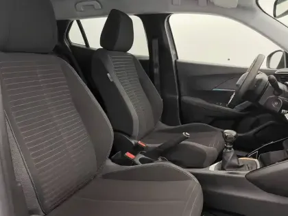 Photo 24 Peugeot 2008  PureTech 100 S&S BVM6