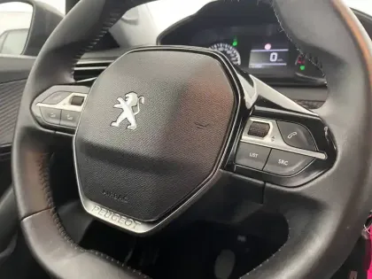 Photo 28 Peugeot 2008  PureTech 100 S&S BVM6