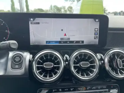 Photo 25 Mercedes GLB  200 d 8G-DCT