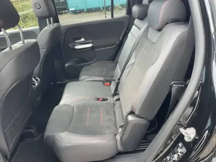 Photo 18 Mercedes GLB  200 d 8G-DCT