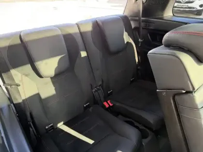 Photo 53 Mercedes GLB  200 d 8G-DCT