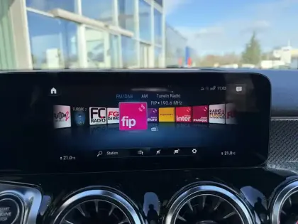 Photo 65 Mercedes GLB  200 d 8G-DCT