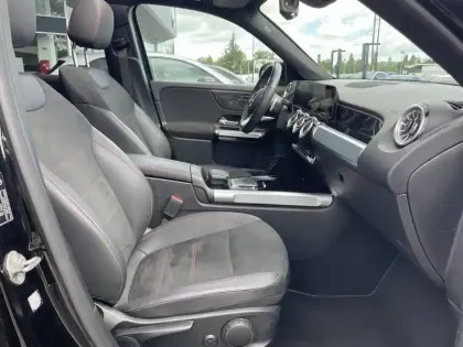 Photo 11 Mercedes GLB  200 d 8G-DCT