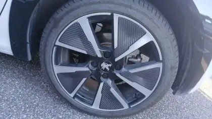 Photo 9 Peugeot 208  Electrique 50 kWh 136ch