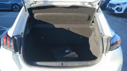 Photo 8 Peugeot 208  Electrique 50 kWh 136ch