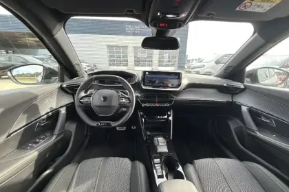 Photo 10 Peugeot 2008  Hybrid 145 e-DCS6