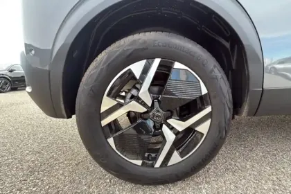 Photo 28 Peugeot 2008  Hybrid 145 e-DCS6