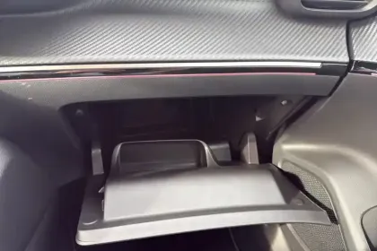 Photo 22 Peugeot 2008  Hybrid 145 e-DCS6