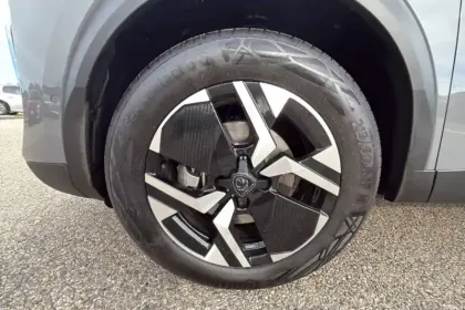 Photo 26 Peugeot 2008  Hybrid 145 e-DCS6