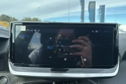 Photo 17 Peugeot 2008  Hybrid 145 e-DCS6