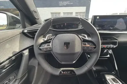 Photo 11 Peugeot 2008  Hybrid 145 e-DCS6