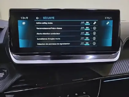 Photo 21 Peugeot 2008  PureTech 130 S&S EAT8