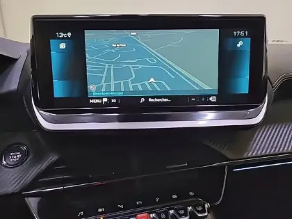 Photo 18 Peugeot 2008  PureTech 130 S&S EAT8