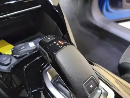 Photo 13 Peugeot 2008  PureTech 130 S&S EAT8