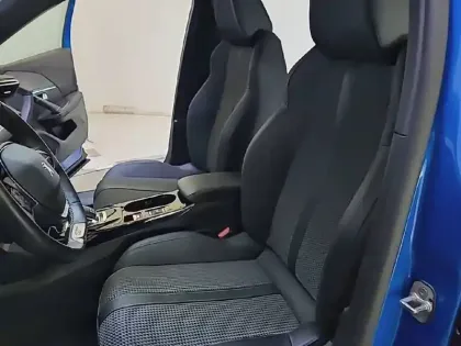 Photo 10 Peugeot 2008  PureTech 130 S&S EAT8