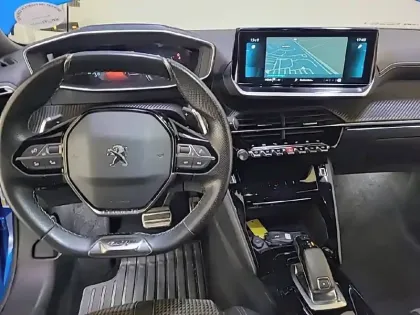 Photo 7 Peugeot 2008  PureTech 130 S&S EAT8