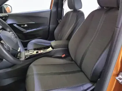 Photo 10 Peugeot 2008  PureTech 130 S&S EAT8