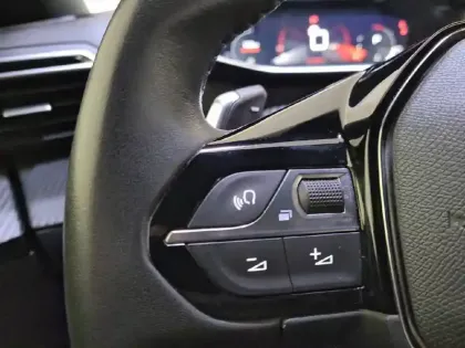 Photo 28 Peugeot 2008  PureTech 130 S&S EAT8