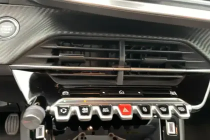 Photo 15 Peugeot 208  100 S&S BVM6