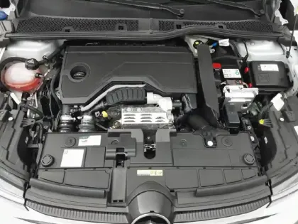 Photo 14 Citroën C4  Hybride 136 e-DCS6