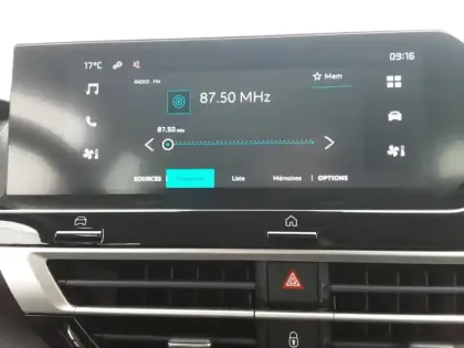 Photo 21 Citroën C4  Hybride 136 e-DCS6