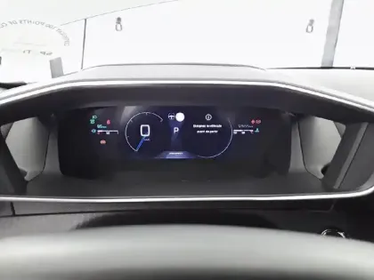 Photo 9 Peugeot 2008  Hybrid 136 e-DCS6