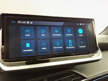 Photo 19 Peugeot 2008  Hybrid 136 e-DCS6