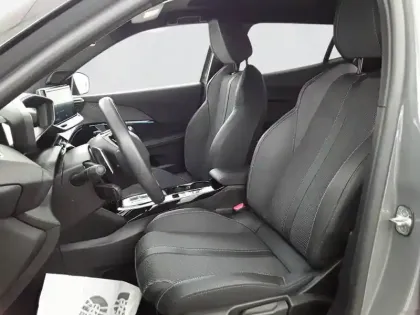 Photo 10 Peugeot 2008  Hybrid 136 e-DCS6