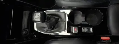 Photo 34 Peugeot 2008  PureTech 130 S&S BVM6