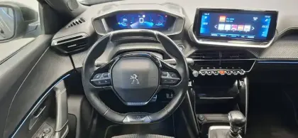 Photo 33 Peugeot 2008  PureTech 130 S&S BVM6