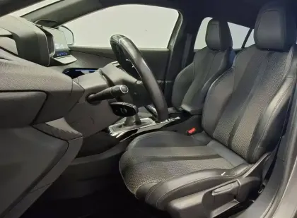 Photo 9 Peugeot 2008  PureTech 130 S&S BVM6