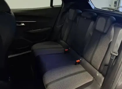 Photo 10 Peugeot 2008  PureTech 130 S&S BVM6