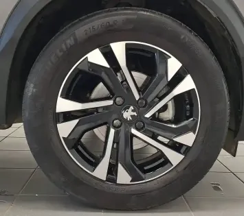 Photo 19 Peugeot 2008  PureTech 130 S&S BVM6