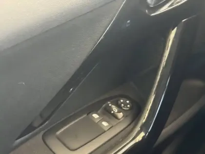 Photo 27 Peugeot 208  PureTech 82ch S&S BVM5